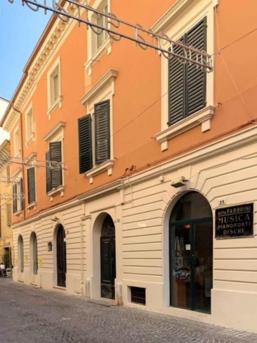 Appartamento Centro Storico Nuovo E Ristrutturato بيزارو المظهر الخارجي الصورة