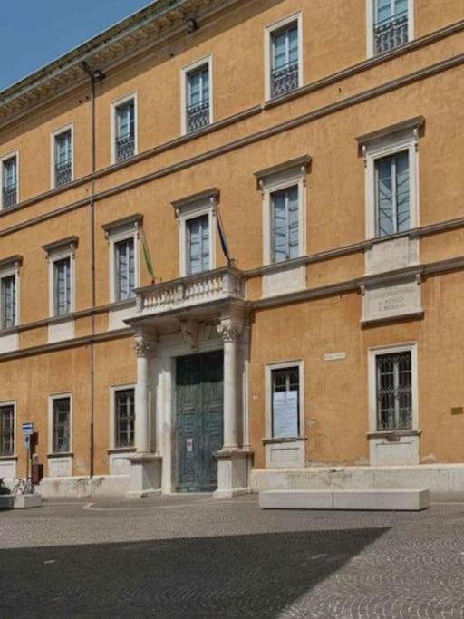Appartamento Centro Storico Nuovo E Ristrutturato بيزارو المظهر الخارجي الصورة